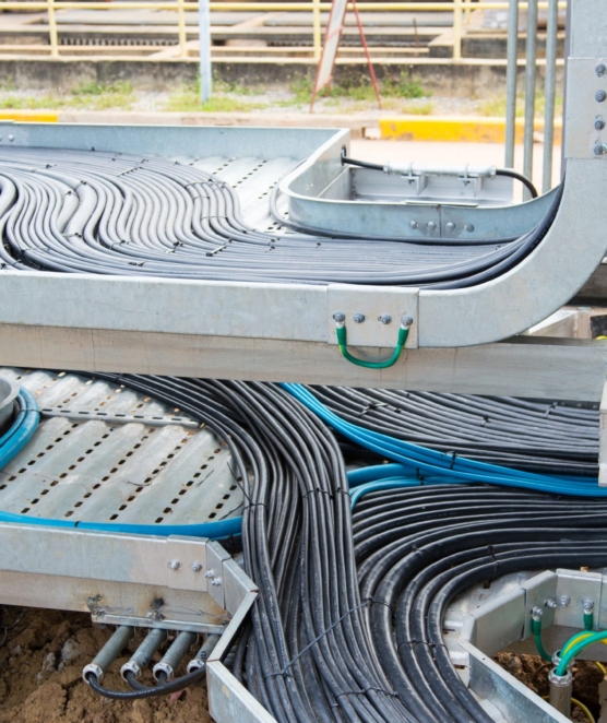 Power,Cables,And,Instrument,Cables,In,The,Trays,.electric,Cables